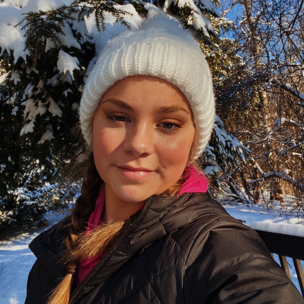 Meet your Posher, Kayla